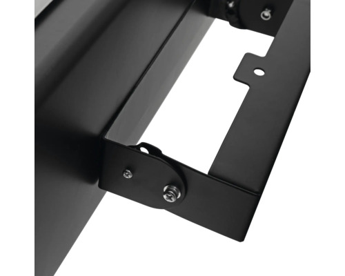 Detailansicht eines schwarzen Strahlers mit Befestigungselementen