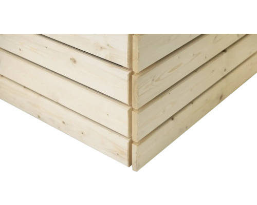 Ecke eines Hochbeets aus Holz