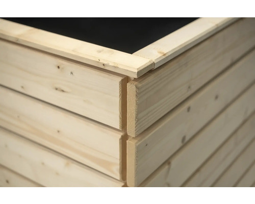 Detailansicht eines Hochbeets aus Holz