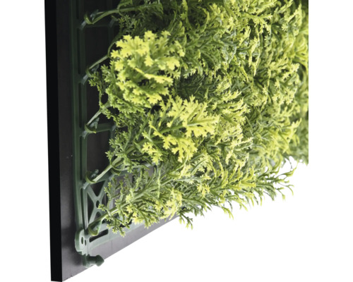 Künstliche Pflanzenwand mit Farnmuster