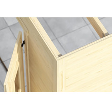 Detailaufnahme eines Gartenhauses aus Holz im Rohbau