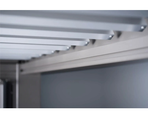 Detailansicht einer Aluminium-Regalkonstruktion