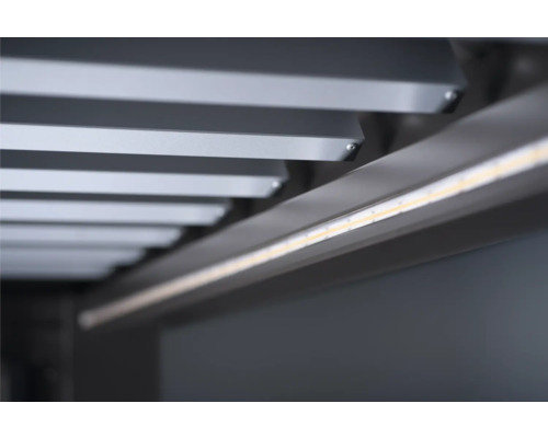 Nahaufnahme einer Decke mit LED-Beleuchtung