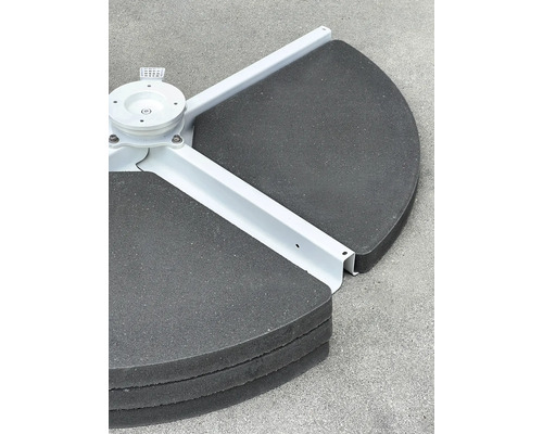Sonnenschirmständer mit Betonplatten und Stahlrahmen