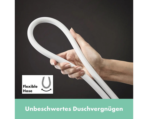 Flexible Brauseschlauch-Nahaufnahme in Hand gehalten