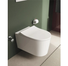 Wandhängendes WC aus Keramik im Badezimmer