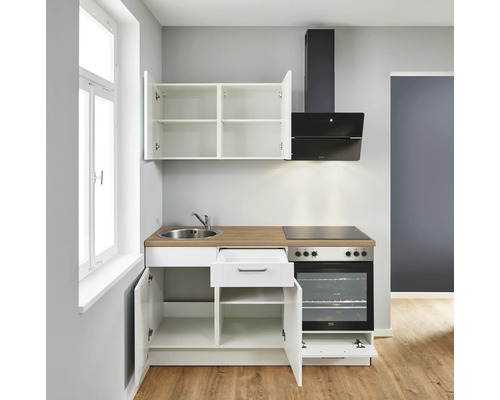 Kompakte Küchenzeile mit Spüle, Herd, Dunstabzugshaube und Schränken für kleine Räume