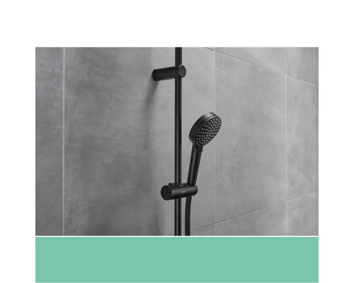 Duschstangenset mit Handbrause im Badezimmer