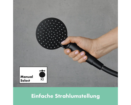 Handbrause mit zwei Strahlarten wird von einer Hand gehalten