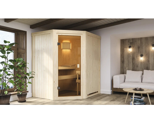 Ecksauna aus Holz mit Glastür in einem hellen Wohnraum