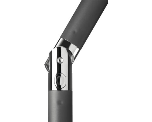 Detailaufnahme eines Sonnenschirmknicks mit Drehmechanismus