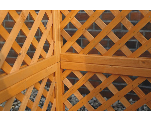 Detailansicht eines Holzspaliers