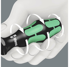 Illustration eines Wera Schraubendrehers in einer Hand, der ergonomischen Griff demonstriert.