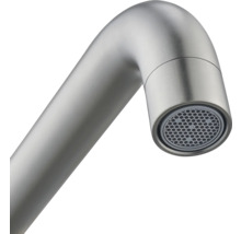 Nahaufnahme eines Wasserhahns aus Metall