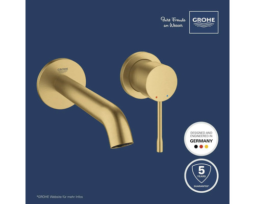 Goldfarbene Waschtischarmatur zur Wandmontage von Grohe