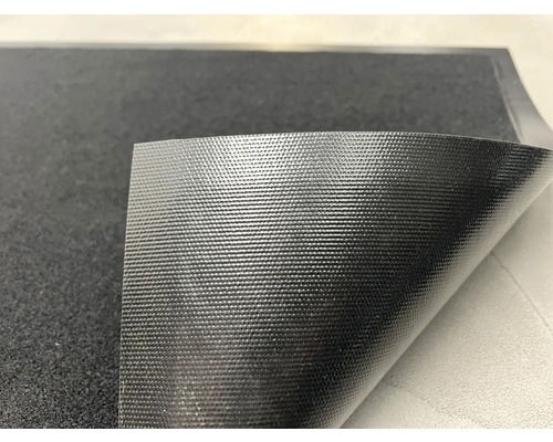 Schwarze Antirutschmatte mit strukturierter Oberfläche