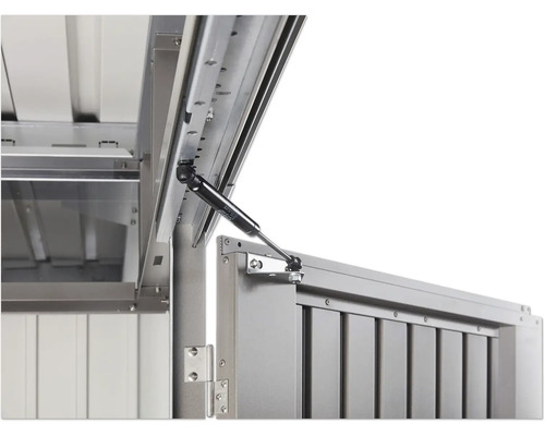 Detailansicht einer geöffneten Metallgartenbox mit Gasdruckfeder