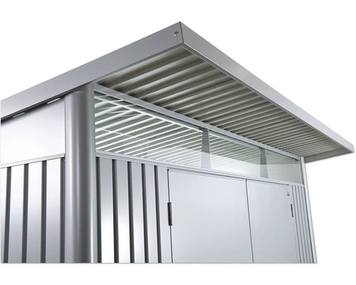 Detailansicht eines Gerätehauses mit Metalldach