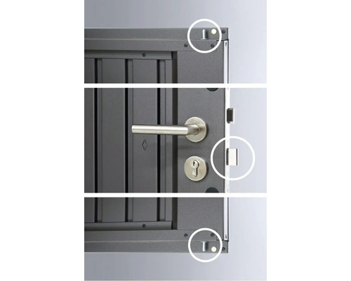 Detailansicht einer Tür mit Verriegelungspunkten, Griff und Schloss