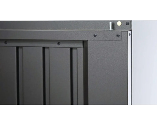 Detailansicht einer Gartenbox mit Aluminiumrahmen