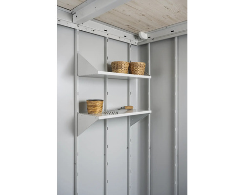 Regal mit zwei Ablagen zur Aufbewahrung von Körben und Gartengeräten