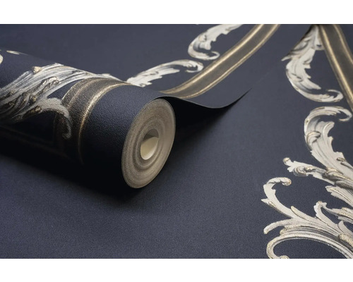 Tapetenrolle mit floralem Muster