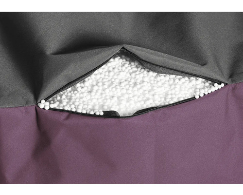 Sitzsack mit geöffnetem Reißverschluss und Styroporkugeln