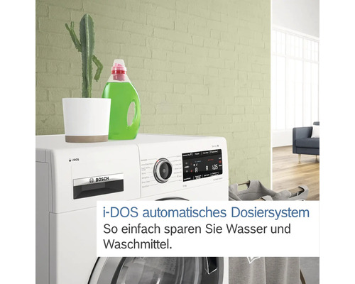 Weiße Waschmaschine mit Display, Waschmittel, Kaktus und Bosch Logo