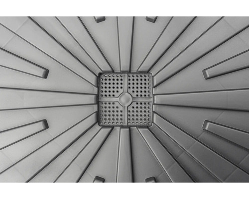 Detailaufnahme einer Duschrinne mit quadratischem Ablauf