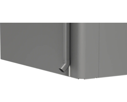 Detailansicht eines Regenwasserauffangbehälters mit Fallrohranschluss.