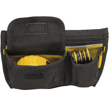 Werkzeugtasche mit Zollstock und Schraubenschlüssel