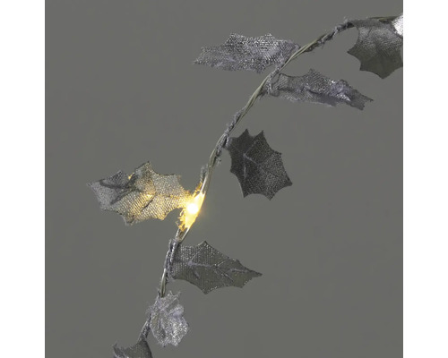 Lichterkette mit Blättern