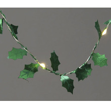 Lichterkette mit Stechpalmenblättern für festliche Dekoration