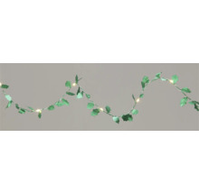 Lichterkette mit Stechpalmenblättern