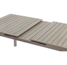 Ausziehbarer Gartentisch mit Holzlatten