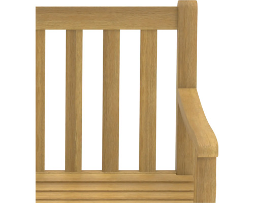 Detail einer Holzbank mit Armlehne und Rückenlehne