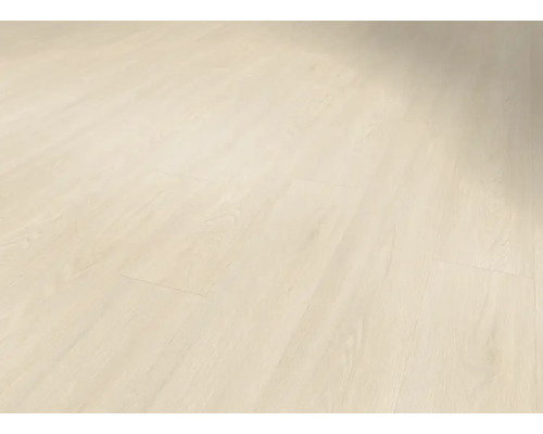 Bodenfläche mit hellem Laminat