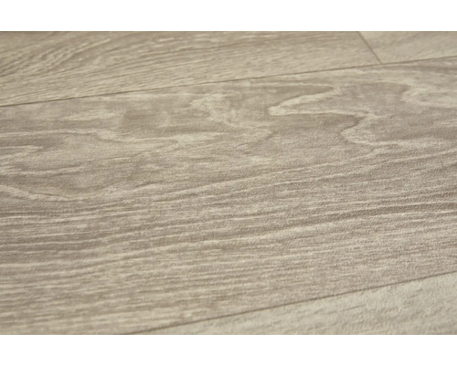 Nahaufnahme von Laminatboden in Holzoptik