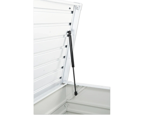 Geöffnete Gartenbox mit Gasdruckfeder