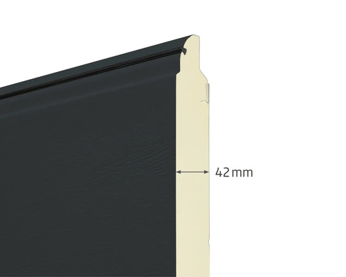 Detailansicht einer Fassadenverkleidung mit einer Dicke von 42 Millimetern.