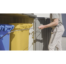 Mülltonnenbox mit Mülltonnen und Öffnungsmechanismus