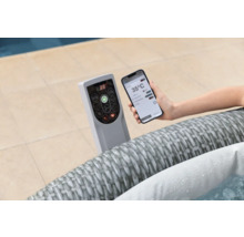 Bedienelemente eines Whirlpools mit Smartphone-App zur Temperaturregelung