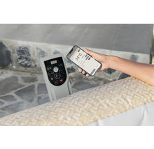 Bedienfeld und Smartphone zur Steuerung eines Whirlpools