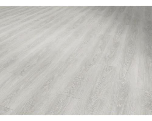 Heller Laminatboden mit Holzoptik