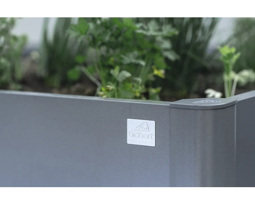 Hochbeet mit Biohort Logo