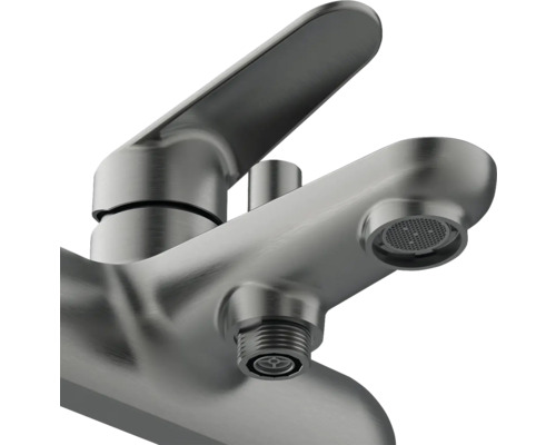 Wasserhahn aus Metall