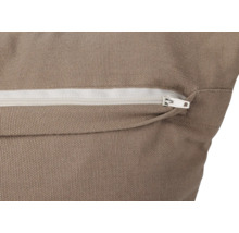 Nahaufnahme eines Kissens mit Reißverschluss