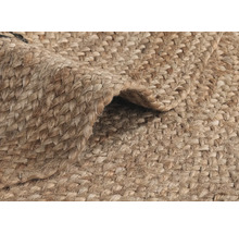 Nahaufnahme eines geflochtenen Teppichs aus Naturfasern