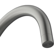 Detailansicht eines gebogenen Wasserhahn aus Metall