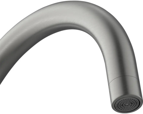 Detailansicht eines gebogenen Wasserhahn aus Metall